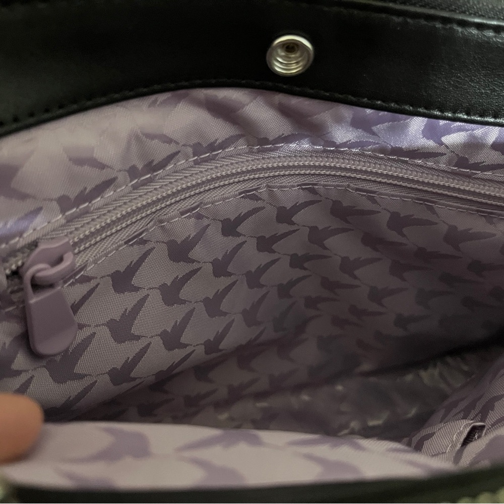 Lo & Sons Black Pearl Crossbody Bag - Picture 5 of 5